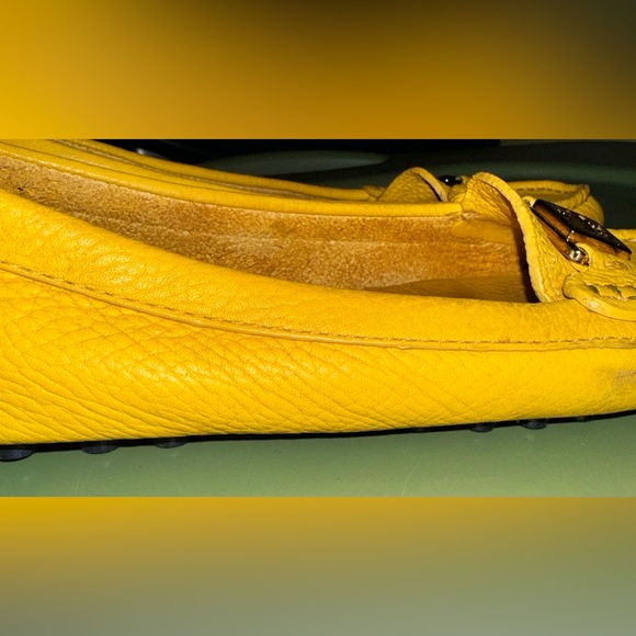 Tory Burch Kendrick Yellow Pebbled-Leather Loafers - Picture 7 of 9